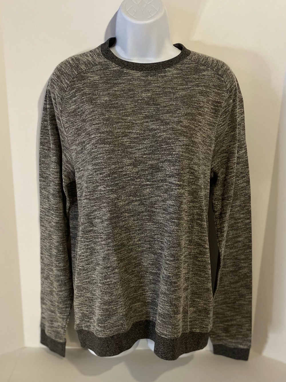Men's Heathered Gray Long-Sleeve Crewneck Shirt